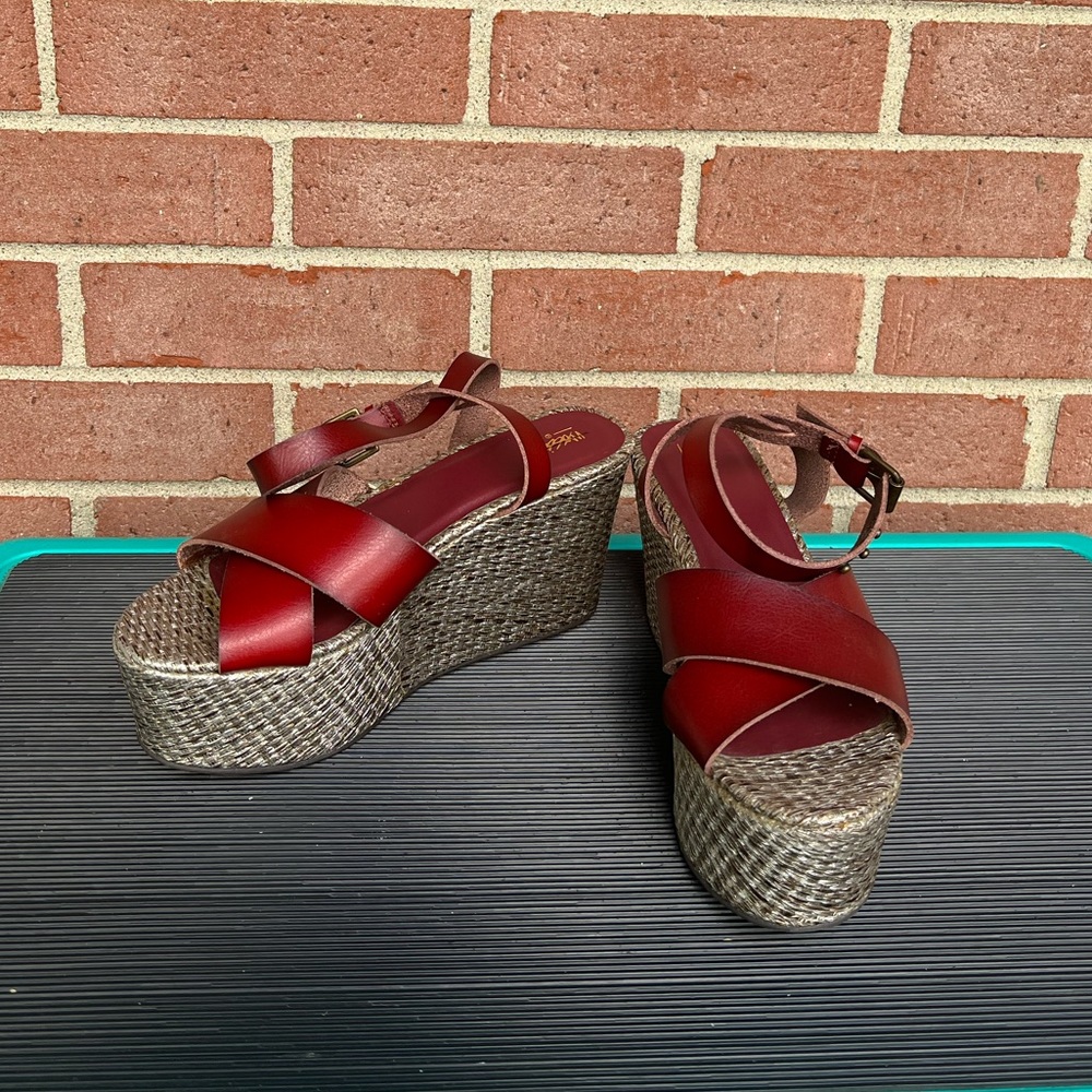 Wedge Platform Wine Color Sandals Size 6.5